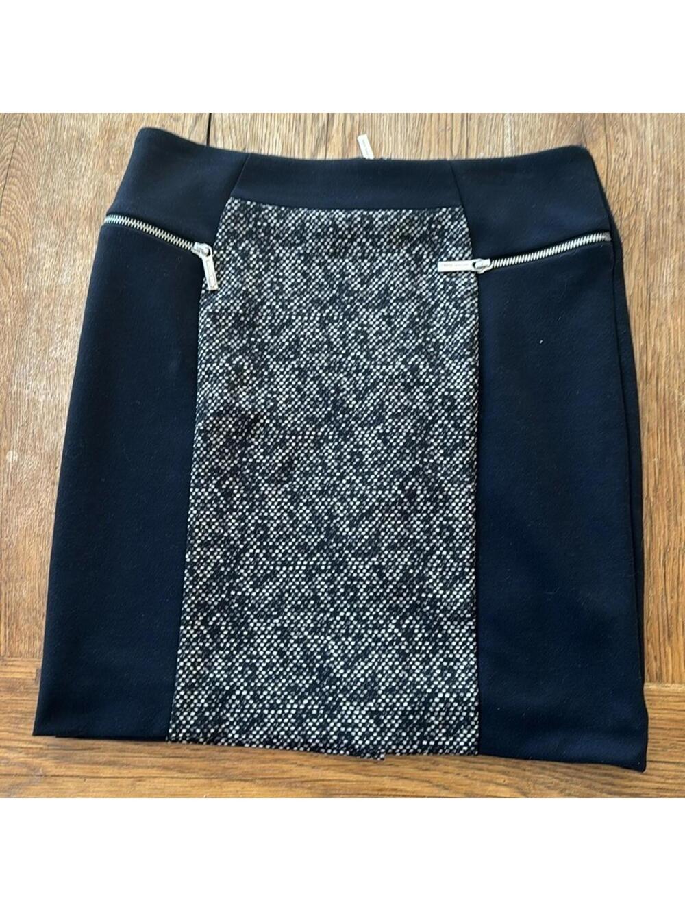 Michael Kors Stretch Black and White Skirt Zippers size 8